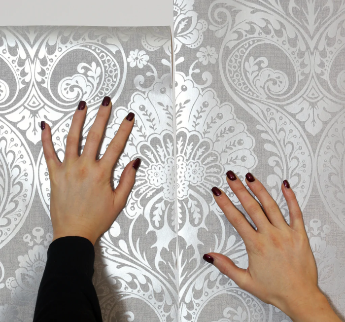 How To Apply Wallpaper Over Old Wallpaper 